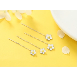 Sterling silver small flower earrings Simple and fresh flower earrings Daisy earrings Eggflower earrings
